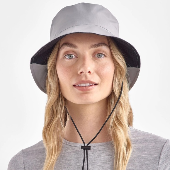 NWT I Solbari Women’s Technical Bucket Hat I color Silver Grey I Size S/M - Picture 2 of 7
